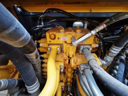 Komatsu PC450-8 Excavator