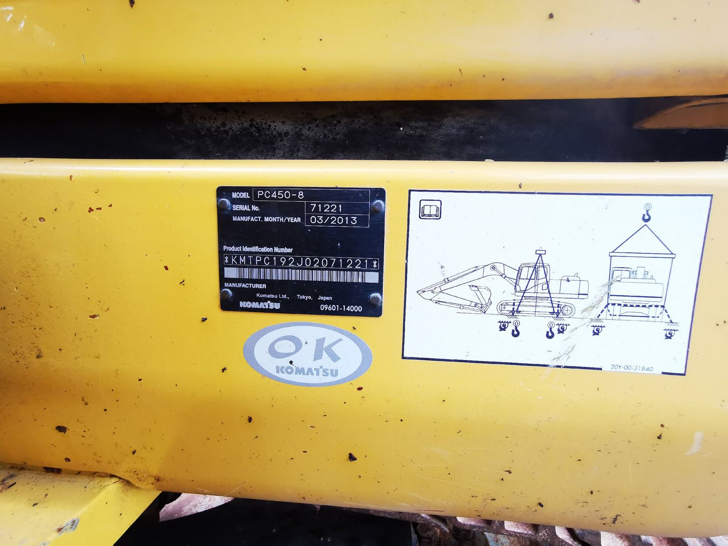 Komatsu PC450-8 Excavator