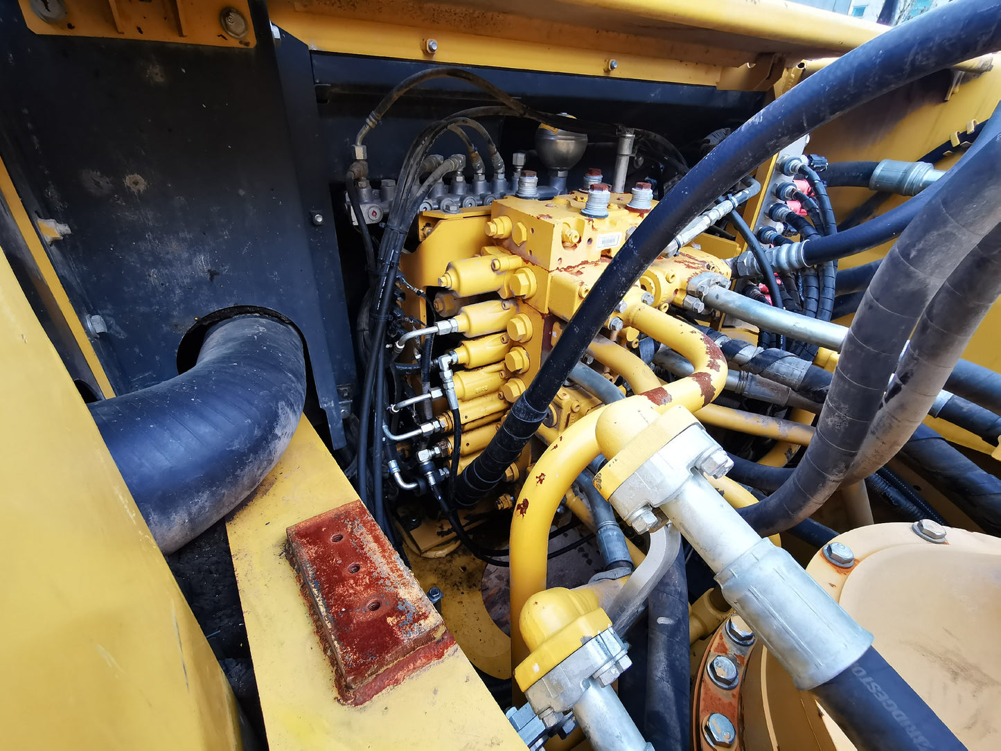 Komatsu PC450LC-8 Excavator