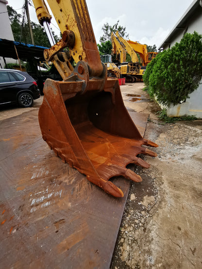 Komatsu PC450LC-8 Excavator