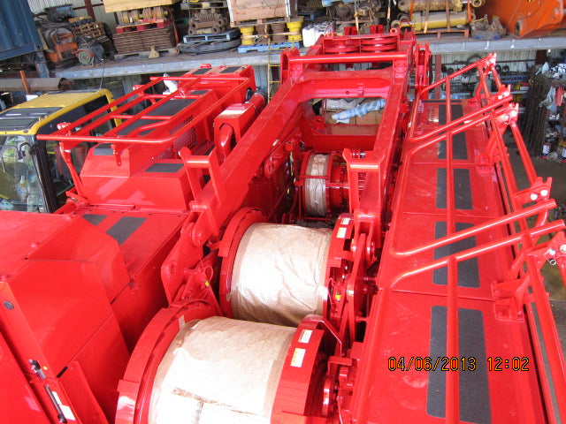 Manitowoc 11000-1 Crane