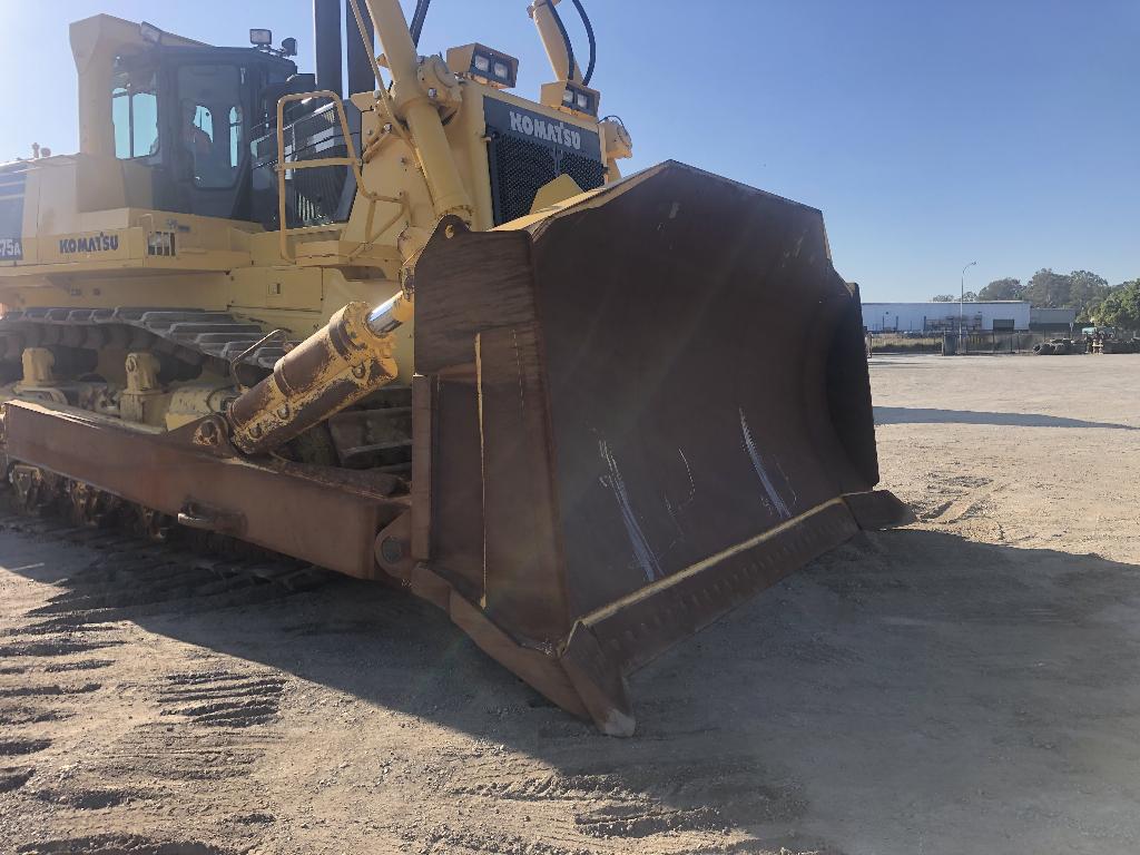 Komatsu D475A-5E0 Bulldozer