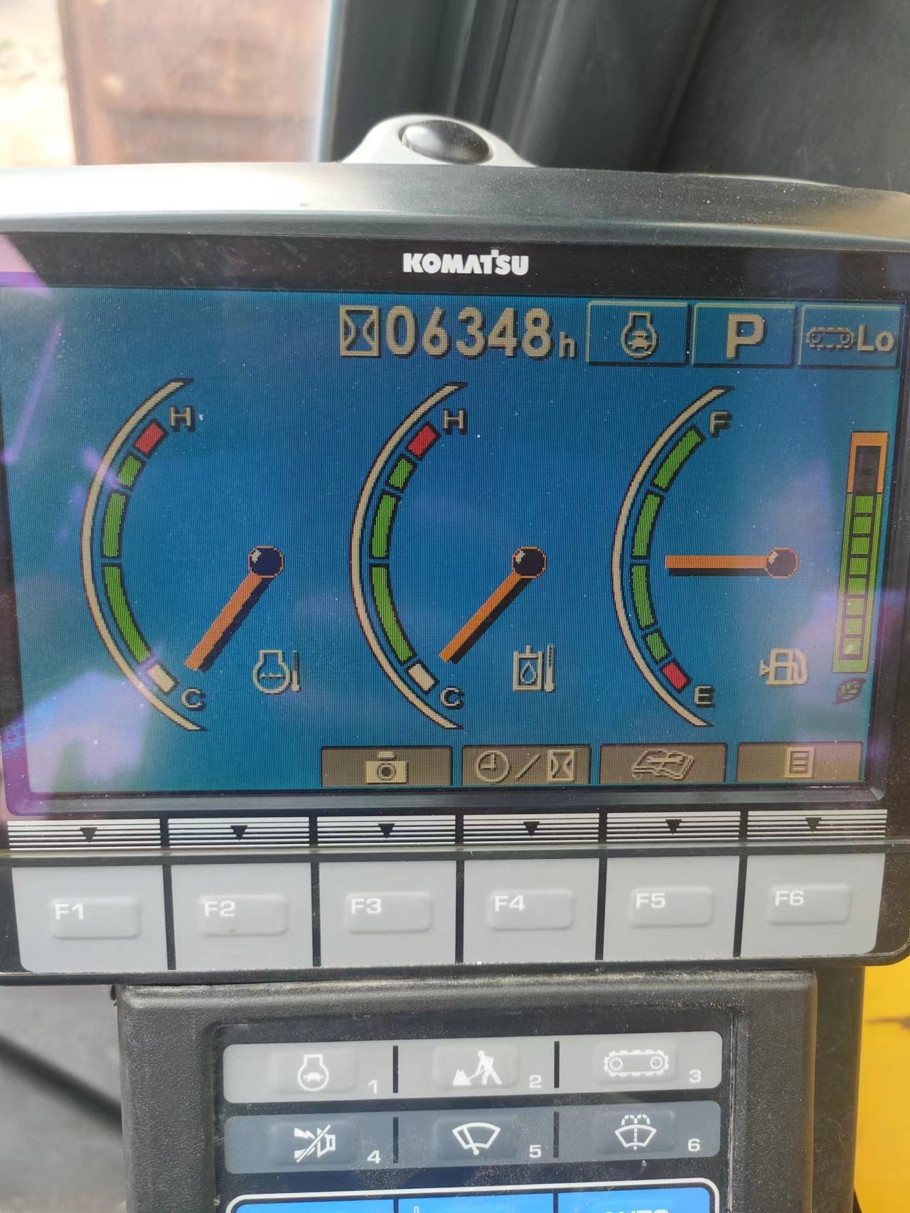 Komatsu PC650-8E0 Excavator