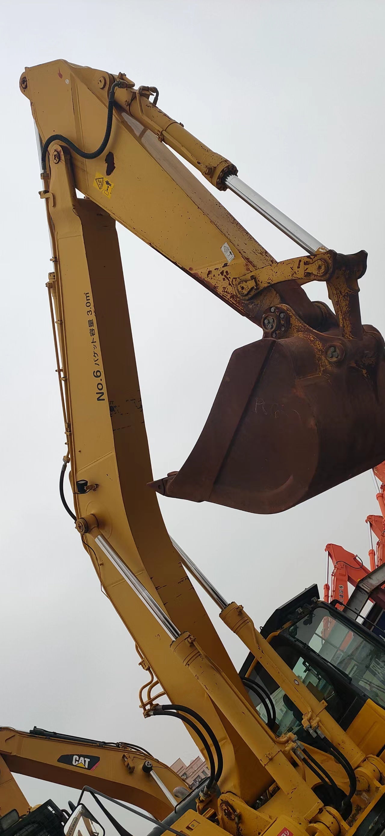 Komatsu PC650-8E0 Excavator