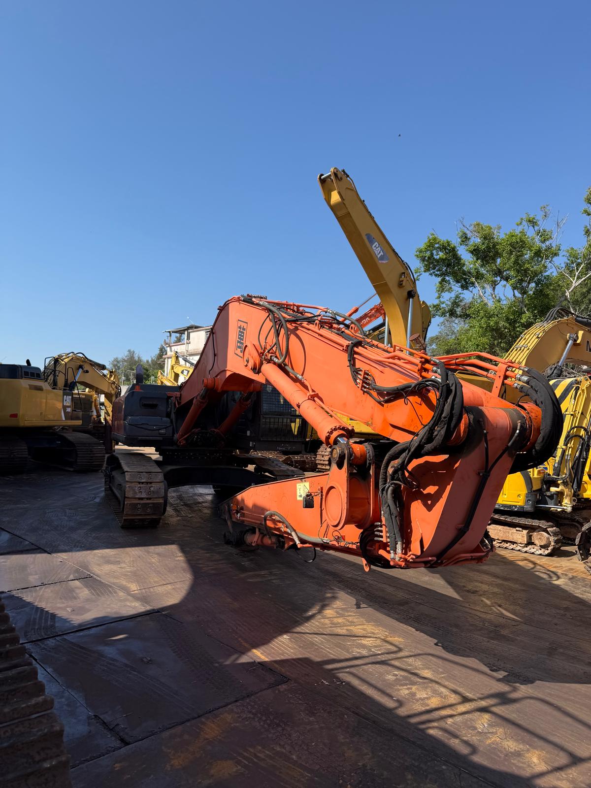 Hitachi ZX330LCMH-5B Excavator